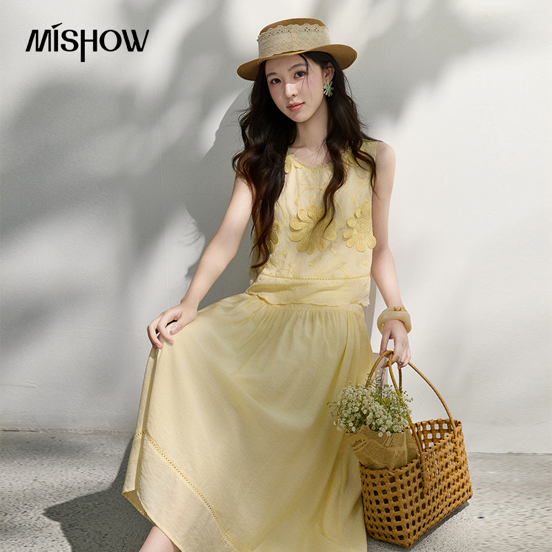 MISHOW フレンチフローラル刺繍ブラウスソリッドスカート - Midi Skirt Floral のレビューと価格